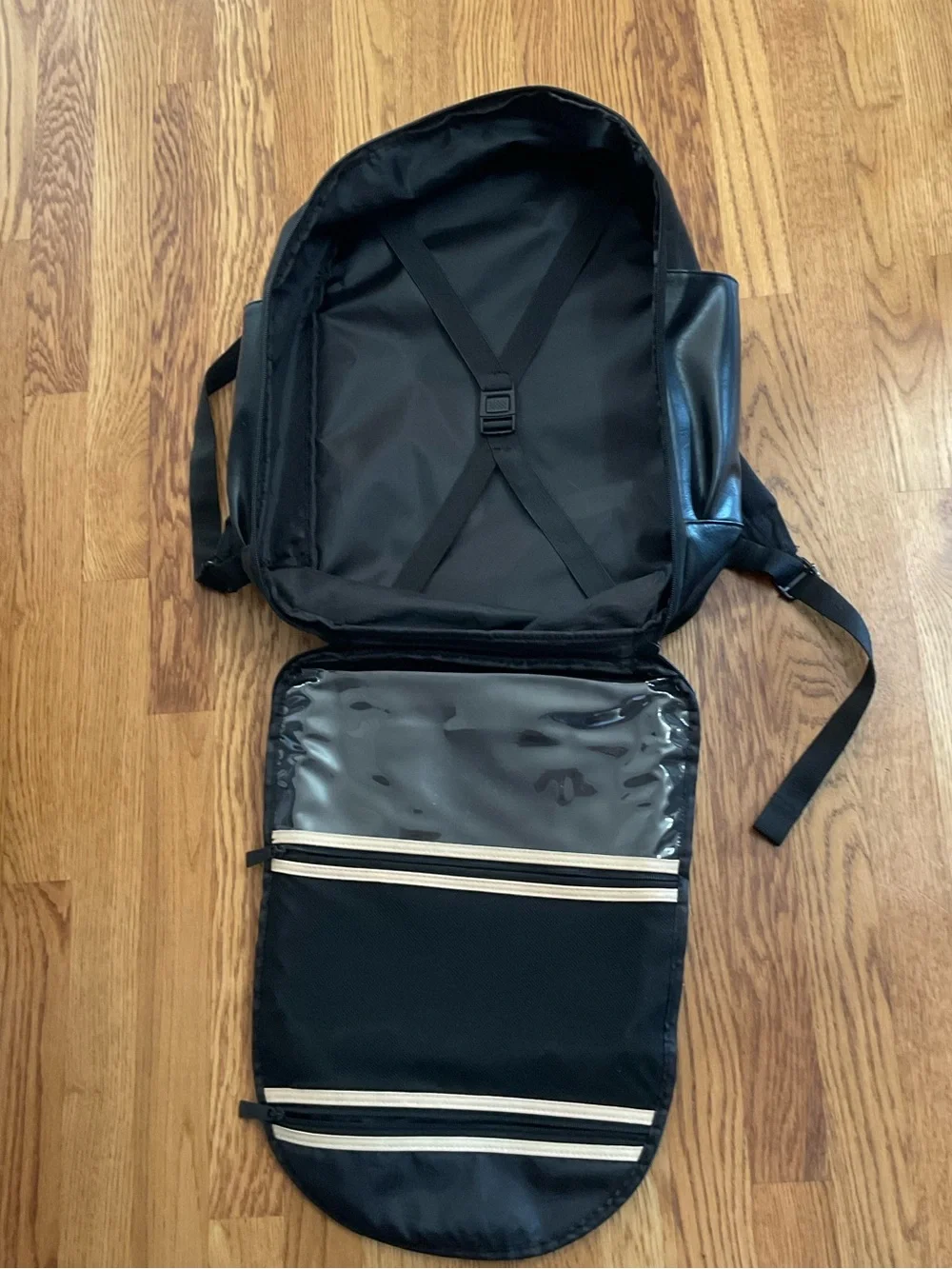 BEIS - Black Everyday Backpack with Front Pocket and Leather Bottom. Size OS